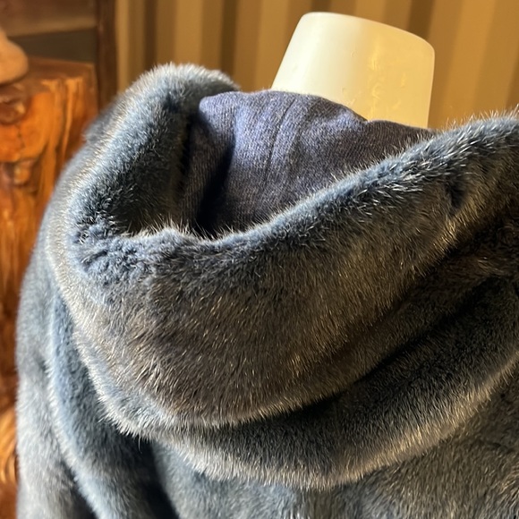 Gorgeous steel blue MINK coat - Picture 3 of 6